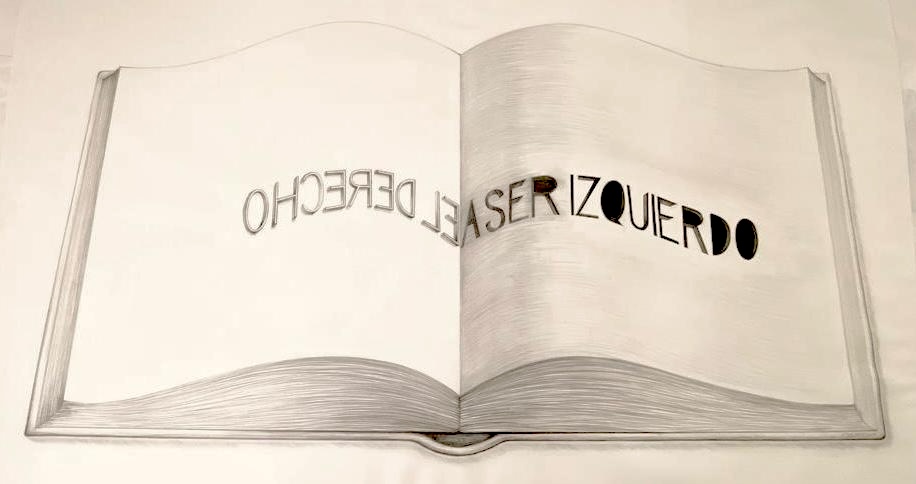 Drawing of an open book with the Spanish phrase 'EL DERECHO A SER IZQUIERDO' printed backward and mirrored across its pages.
